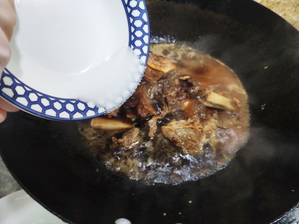 紅燒牛小排的做法-家常味燉菜譜-易網健康養生網 紅燒牛小排的做法-家常味燉菜譜