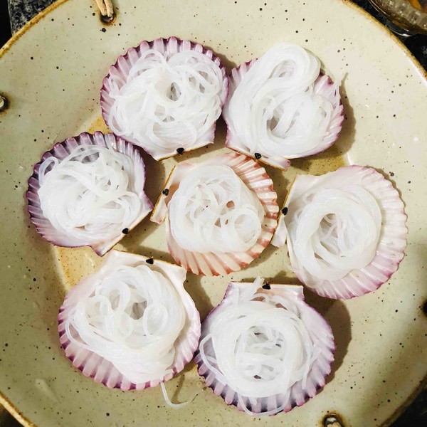 蒜蓉粉絲蒸扇貝的做法-醬香味蒸菜譜-易網健康養生網 蒜蓉粉絲蒸扇貝的做法-醬香味蒸菜譜