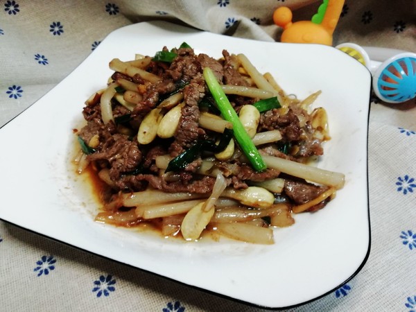 牛肉炒花生芽的做法-咸鮮味炒菜譜-易網(wǎng)健康養(yǎng)生網(wǎng) 牛肉炒花生芽的做法-咸鮮味炒菜譜