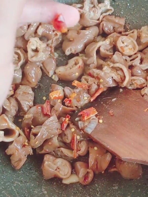 火爆肥腸的做法-香辣味爆菜譜-易網健康養生網 火爆肥腸的做法-香辣味爆菜譜