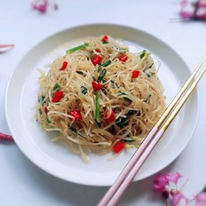 爆炒。酸辣綠豆芽的做法-咸鮮味炒菜譜