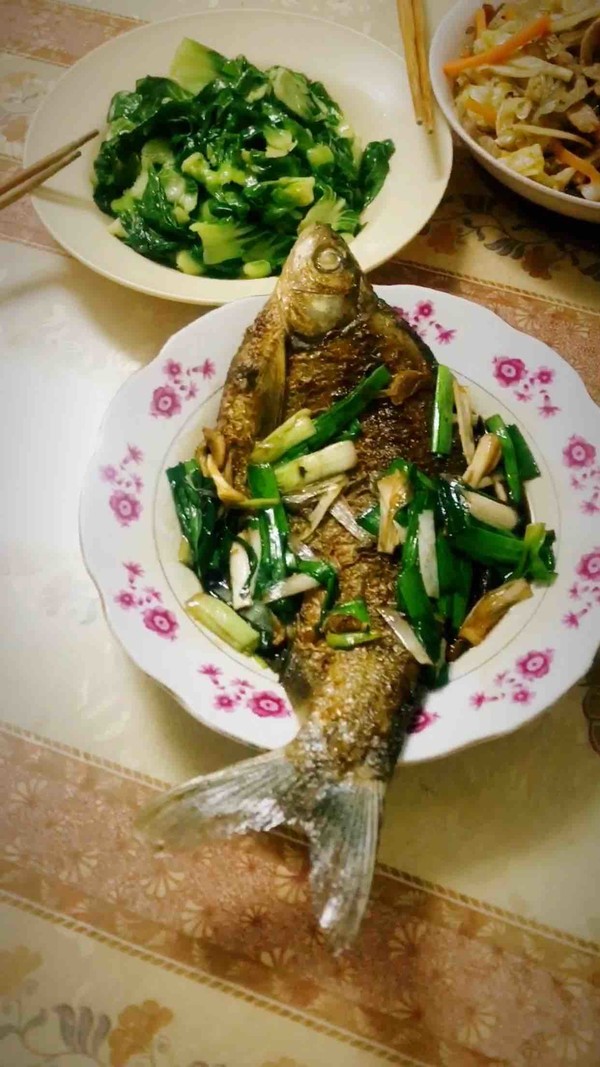 蒜香鳊魚的做法-家常味燒菜譜-易網健康養生網 蒜香鳊魚的做法-家常味燒菜譜