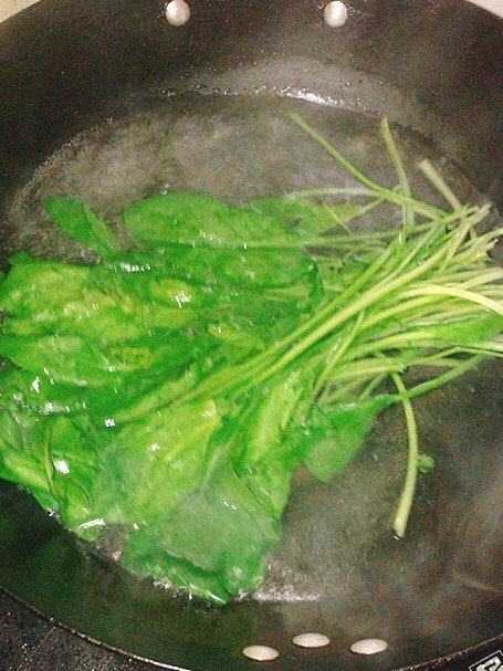 菠菜蛋燒的做法-咸鮮味煎菜譜