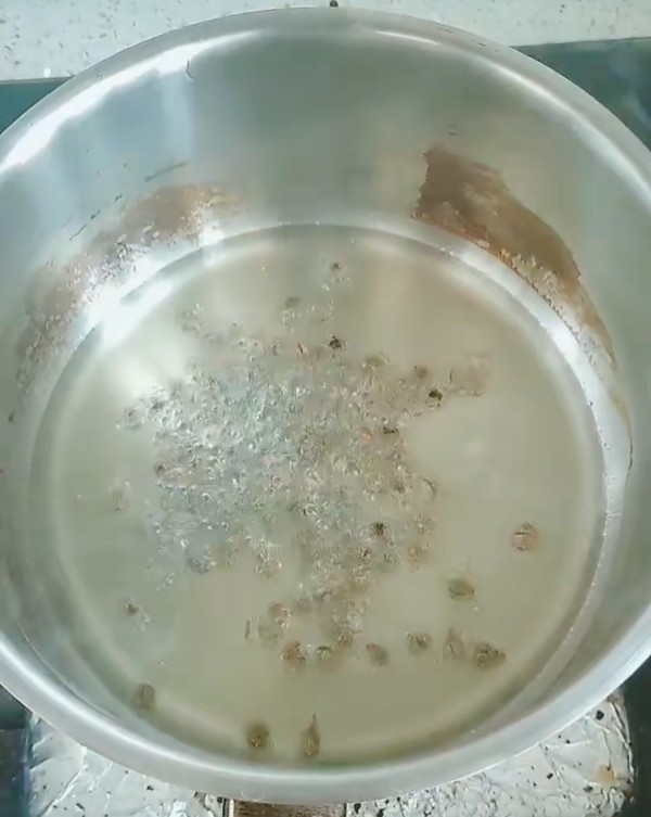 椒麻筍片的做法-香辣味拌菜譜-易網(wǎng)健康養(yǎng)生網(wǎng) 椒麻筍片的做法-香辣味拌菜譜