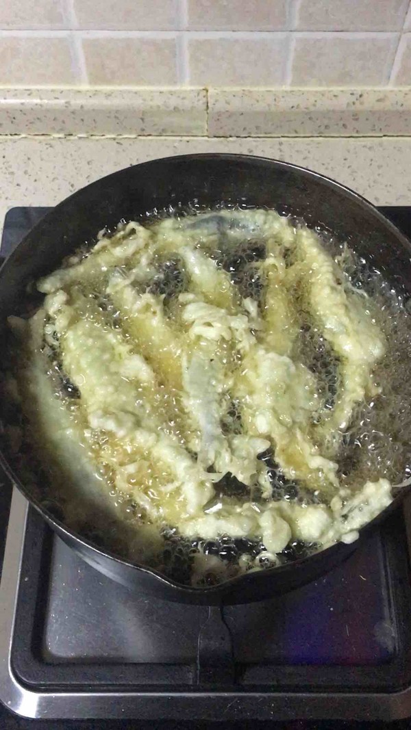 香酥多春魚的做法-家常味炸菜譜-易網(wǎng)健康養(yǎng)生網(wǎng) 香酥多春魚的做法-家常味炸菜譜