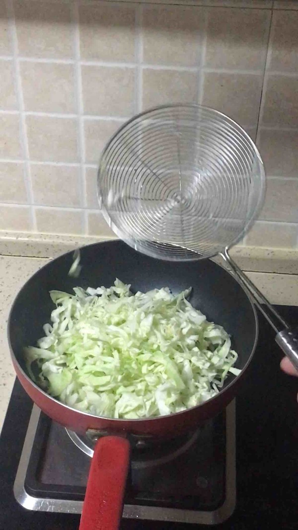 素炒蓮花白的做法-酸辣味炒菜譜-易網(wǎng)健康養(yǎng)生網(wǎng) 素炒蓮花白的做法-酸辣味炒菜譜