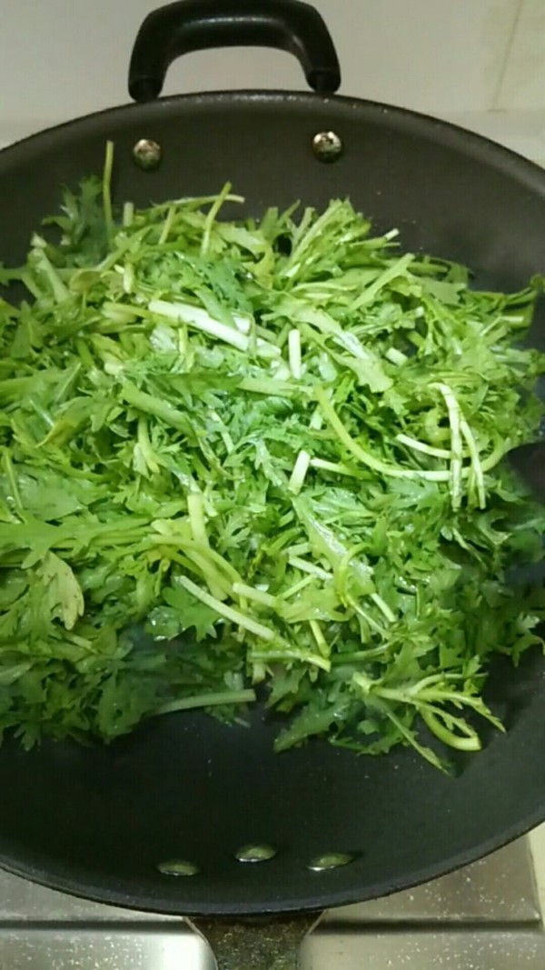 茼蒿炒肉的做法-家常味炒菜譜-易網健康養生網 茼蒿炒肉的做法-家常味炒菜譜