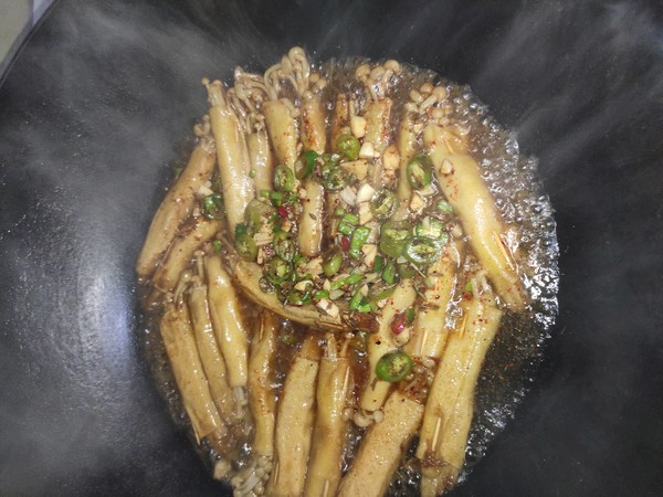 金針菇卷的做法-咸鮮味煎菜譜-易網(wǎng)健康養(yǎng)生網(wǎng) 金針菇卷的做法-咸鮮味煎菜譜