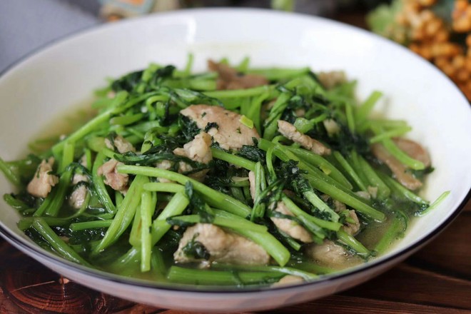 茼蒿炒肉的做法-家常味炒菜譜-易網健康養生網 茼蒿炒肉的做法-家常味炒菜譜