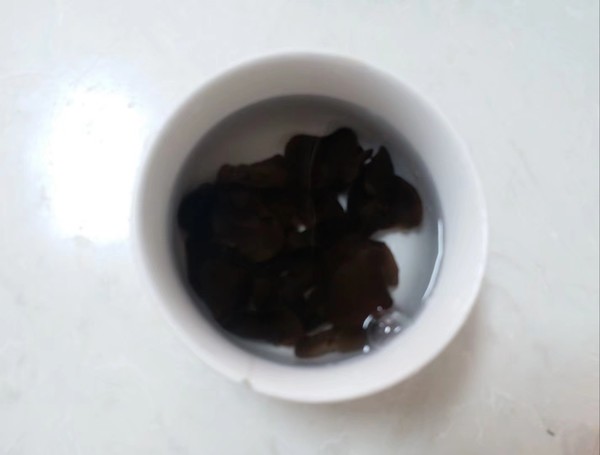 毛豆木耳炒肉片的做法-咸鮮味炒菜譜-易網健康養生網 毛豆木耳炒肉片的做法-咸鮮味炒菜譜