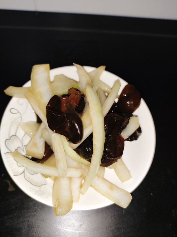 圓蔥拌木耳的做法-酸甜味拌菜譜-易網(wǎng)健康養(yǎng)生網(wǎng) 圓蔥拌木耳的做法-酸甜味拌菜譜