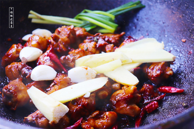 新疆大盤雞的做法-家常味炒菜譜-易網健康養生網 新疆大盤雞的做法-家常味炒菜譜