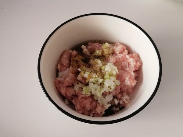 油豆腐釀肉的做法-家常味蒸菜譜