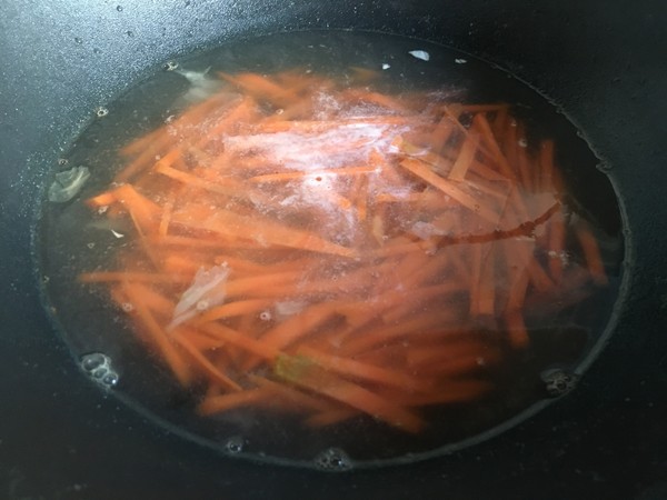 涼拌白菜梗的做法-酸辣味拌菜譜-易網健康養生網 涼拌白菜梗的做法-酸辣味拌菜譜