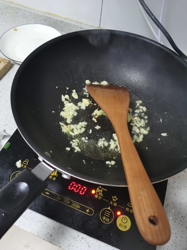 涼拌藕絲的做法-香辣味拌菜譜-易網健康養生網 涼拌藕絲的做法-香辣味拌菜譜