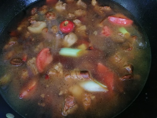 西紅柿燉牛腩的做法-咸鮮味燉菜譜-易網健康養生網 西紅柿燉牛腩的做法-咸鮮味燉菜譜