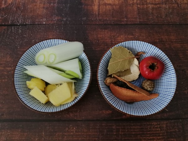 西紅柿燉牛腩的做法-咸鮮味燉菜譜-易網健康養生網 西紅柿燉牛腩的做法-咸鮮味燉菜譜