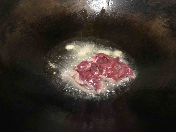 蘆蒿炒肉絲的做法-家常味炒菜譜-易網健康養生網 蘆蒿炒肉絲的做法-家常味炒菜譜