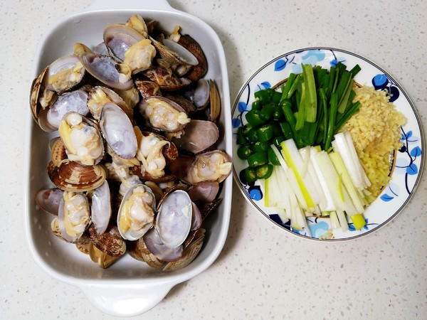 比飯店還好吃的爆炒花甲的做法-香辣味炒菜譜