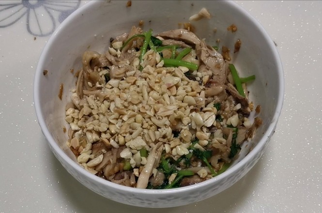 手撕雞肉的做法-家常味拌菜譜