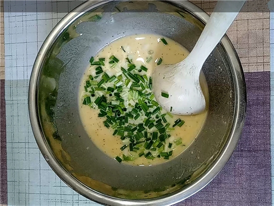 香蔥雞蛋餅的做法-蔥香味煎菜譜-易網(wǎng)健康養(yǎng)生網(wǎng) 香蔥雞蛋餅的做法-蔥香味煎菜譜