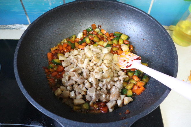家庭版宮保雞丁的做法-家常味炒菜譜-易網健康養生網 家庭版宮保雞丁的做法-家常味炒菜譜
