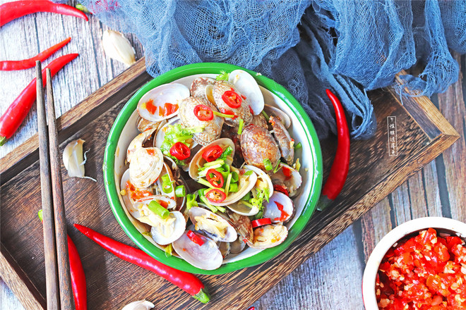 酒蒸花蛤的做法-咸鮮味蒸菜譜-易網健康養生網 酒蒸花蛤的做法-咸鮮味蒸菜譜