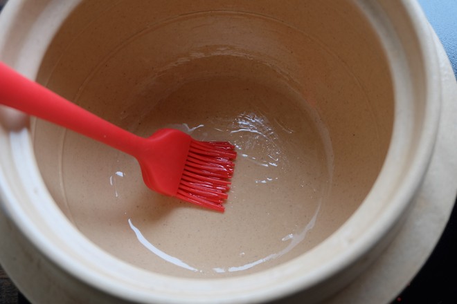 芋頭臘腸煲仔飯+白灼菜心的做法-家常味煲菜譜-易網健康養生網 芋頭臘腸煲仔飯+白灼菜心的做法-家常味煲菜譜