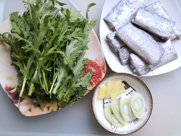 茼蒿燉帶魚的做法-咸鮮味燉菜譜