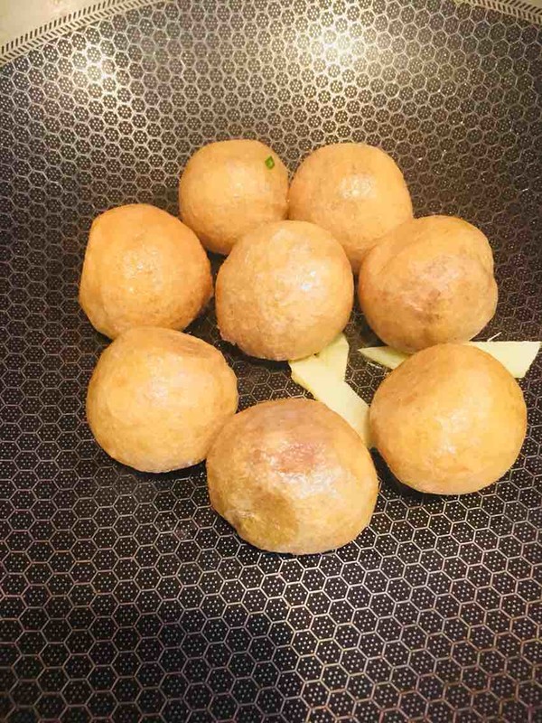 紅燒油面筋塞肉的做法-家常味燒菜譜-易網(wǎng)健康養(yǎng)生網(wǎng) 紅燒油面筋塞肉的做法-家常味燒菜譜