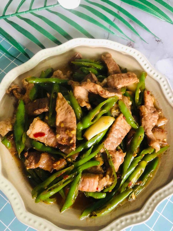 小炒肉的做法-家常味炒菜譜-易網(wǎng)健康養(yǎng)生網(wǎng) 小炒肉的做法-家常味炒菜譜