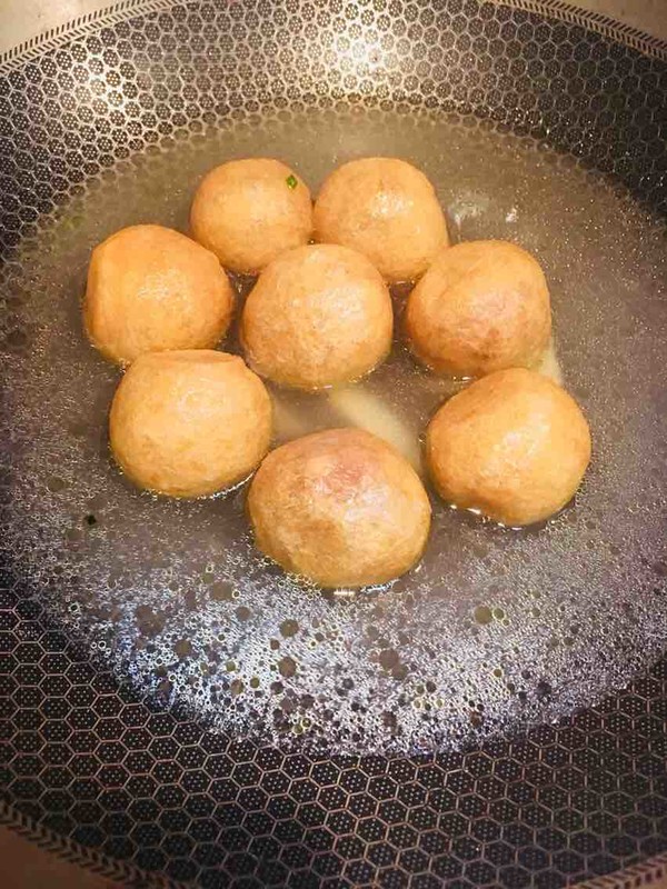 紅燒油面筋塞肉的做法-家常味燒菜譜-易網(wǎng)健康養(yǎng)生網(wǎng) 紅燒油面筋塞肉的做法-家常味燒菜譜