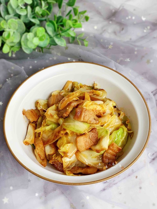 油腐乳包菜炒肉的做法-香辣味炒菜譜-易網(wǎng)健康養(yǎng)生網(wǎng) 油腐乳包菜炒肉的做法-香辣味炒菜譜