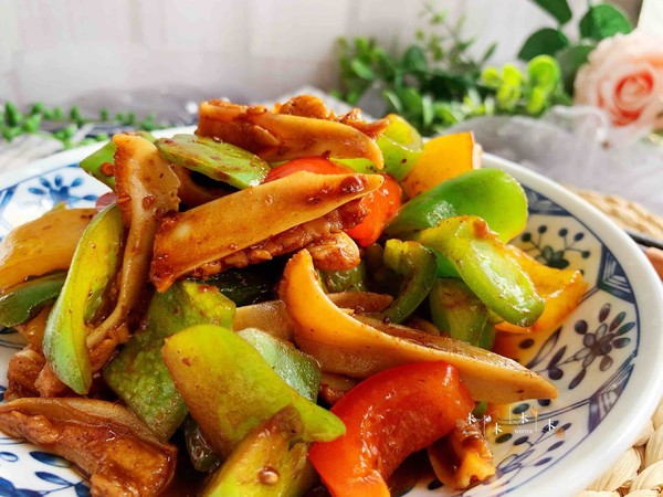 超簡單的辣炒雞脆骨的做法-香辣味炒菜譜-易網(wǎng)健康養(yǎng)生網(wǎng) 超簡單的辣炒雞脆骨的做法-香辣味炒菜譜