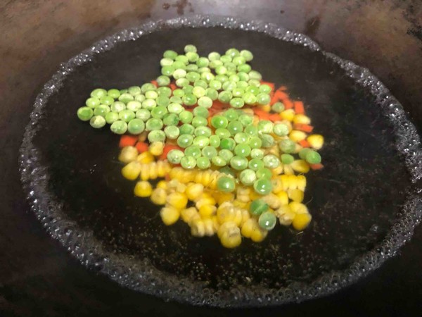 炒雞丁的做法-家常味炒菜譜-易網(wǎng)健康養(yǎng)生網(wǎng) 炒雞丁的做法-家常味炒菜譜