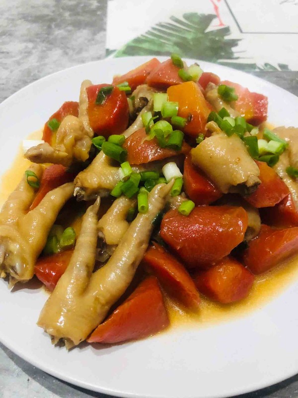 胡蘿卜燒雞爪的做法-家常味燒菜譜-易網(wǎng)健康養(yǎng)生網(wǎng) 胡蘿卜燒雞爪的做法-家常味燒菜譜
