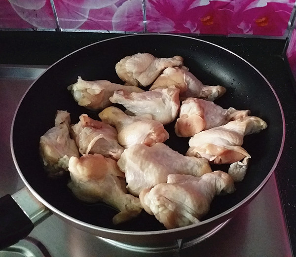 可樂雞翅根的做法-咸鮮味燒菜譜