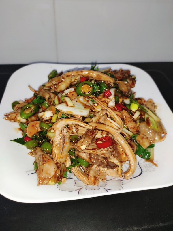 雞腿拌的做法-酸辣味拌菜譜