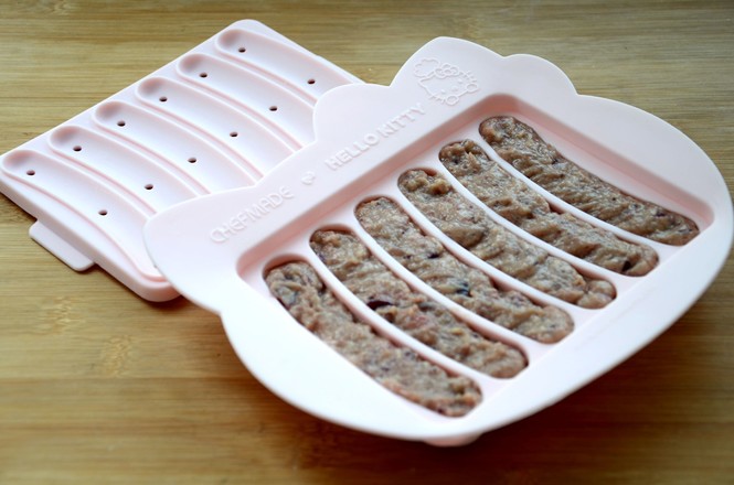 黑椒牛肉香腸的做法-黑椒味蒸菜譜-易網健康養生網 黑椒牛肉香腸的做法-黑椒味蒸菜譜