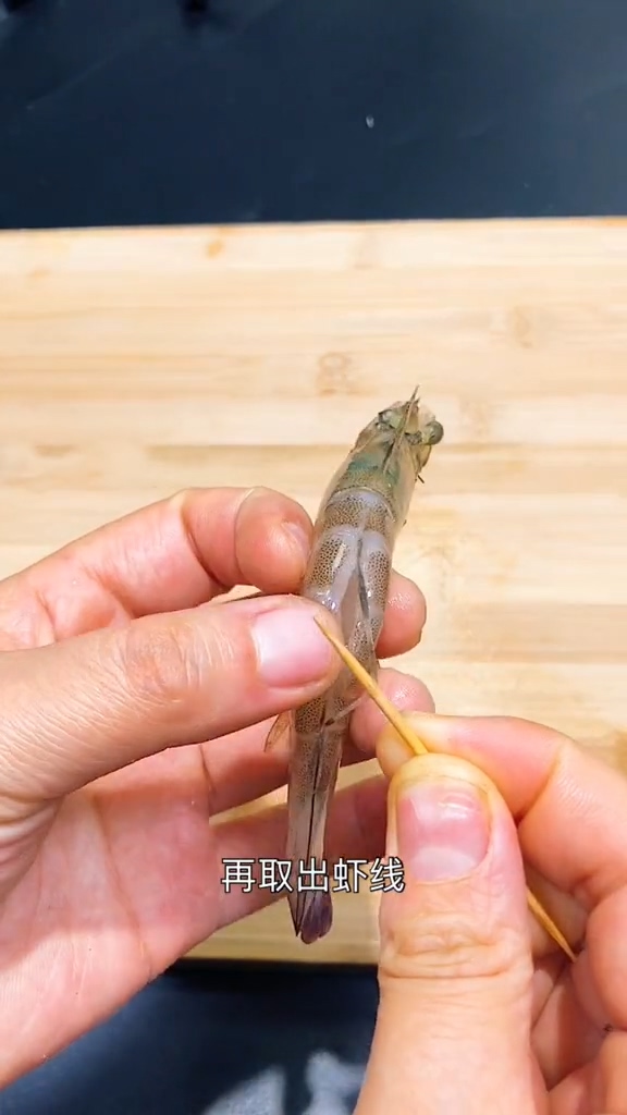 干鍋蝦的做法-香辣味炒菜譜-易網<a href=http://www.jsjjzhkt.cn/ target=_blank class=infotextkey>健康養生</a>網 干鍋蝦的做法-香辣味炒菜譜