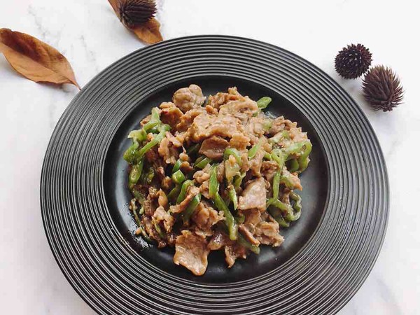 青椒炒牛肉的做法-家常味炒菜譜-易網健康養生網 青椒炒牛肉的做法-家常味炒菜譜