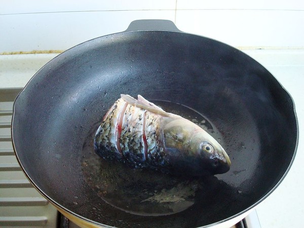 豆腐燉魚頭的做法-家常味燉菜譜-易網健康養生網 豆腐燉魚頭的做法-家常味燉菜譜