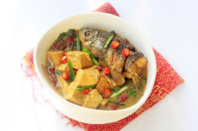 豆腐燉魚頭的做法-家常味燉菜譜-易網健康養生網 豆腐燉魚頭的做法-家常味燉菜譜