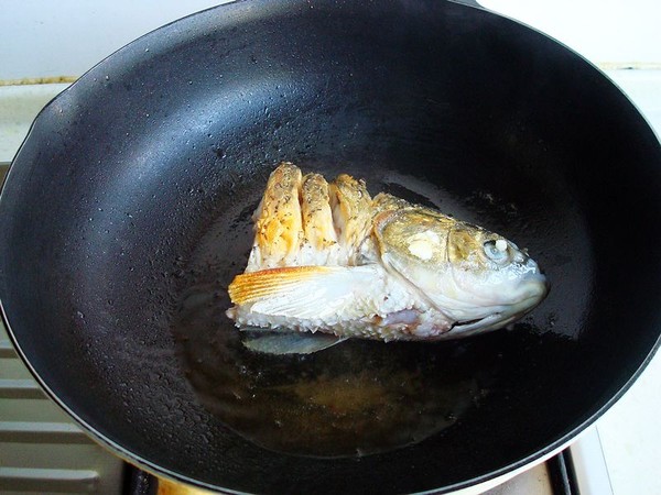 豆腐燉魚頭的做法-家常味燉菜譜-易網健康養生網 豆腐燉魚頭的做法-家常味燉菜譜