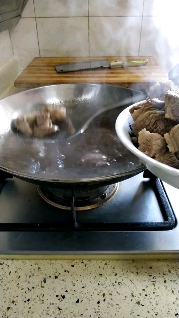 蘿卜牛肉煲的做法-家常味燉菜譜-易網健康養生網 蘿卜牛肉煲的做法-家常味燉菜譜