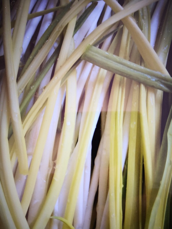 綠豆芽炒蒜苗的做法-家常味炒菜譜