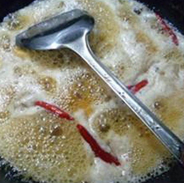 黑木耳栗子燒小素雞的做法-家常味燒菜譜