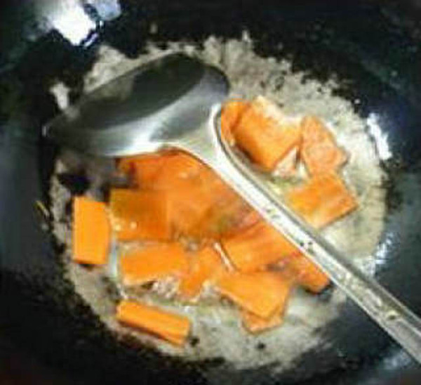 胡蘿卜炒黃芽菜的做法-家常味炒菜譜-易網健康養生網 胡蘿卜炒黃芽菜的做法-家常味炒菜譜