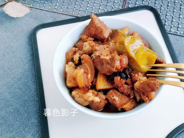 牛氣沖天紅燒牛肉的做法-家常味燉菜譜-易網(wǎng)健康養(yǎng)生網(wǎng) 牛氣沖天紅燒牛肉的做法-家常味燉菜譜