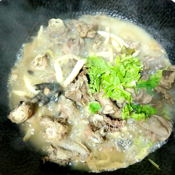白玉菇燉雞的做法-家常味燉菜譜-易網健康養生網 白玉菇燉雞的做法-家常味燉菜譜